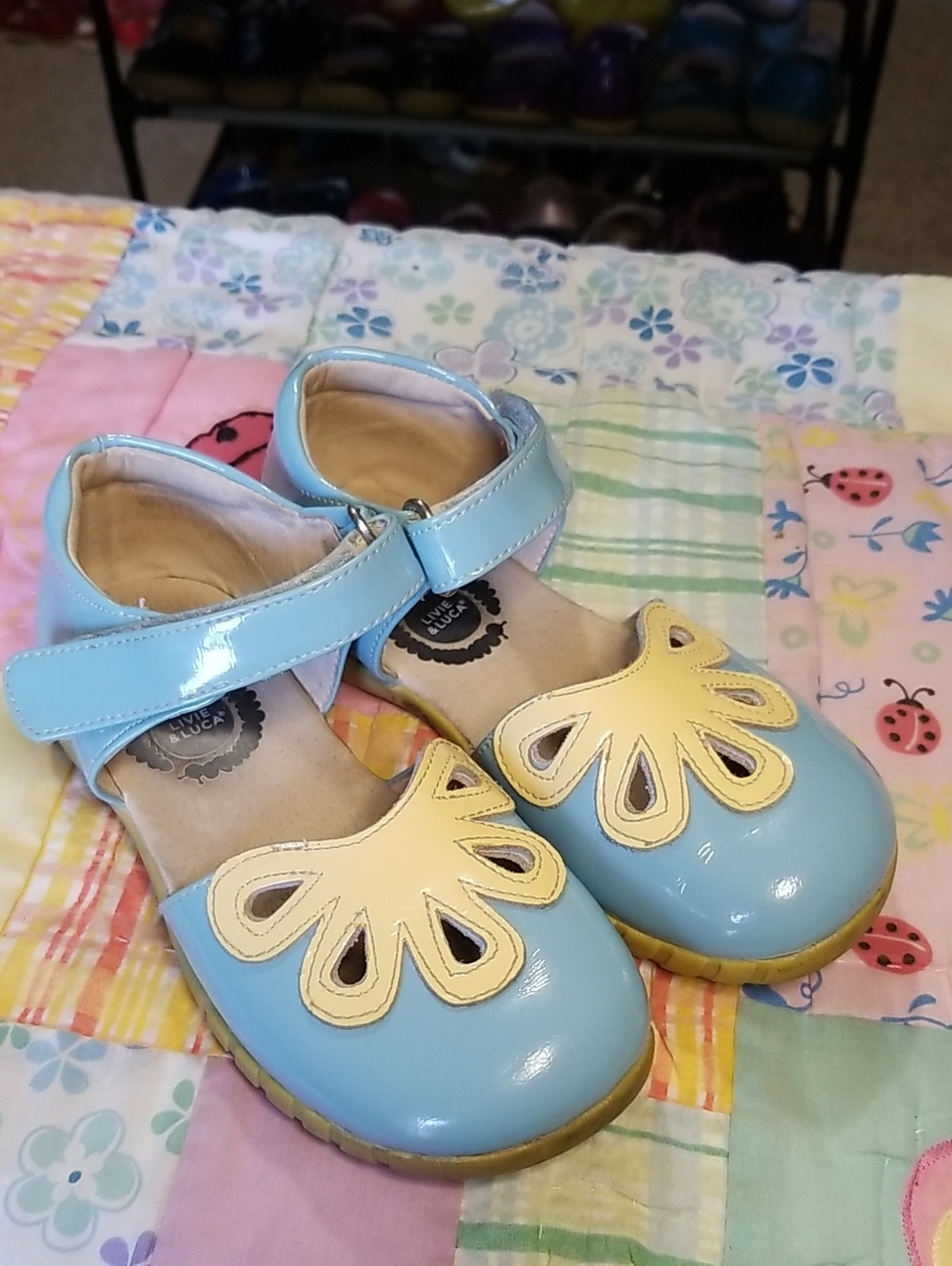 Livie & Luca Blue & Cream Patent Leather Mary Jane Size 12 Petals HTF Wavy Soles